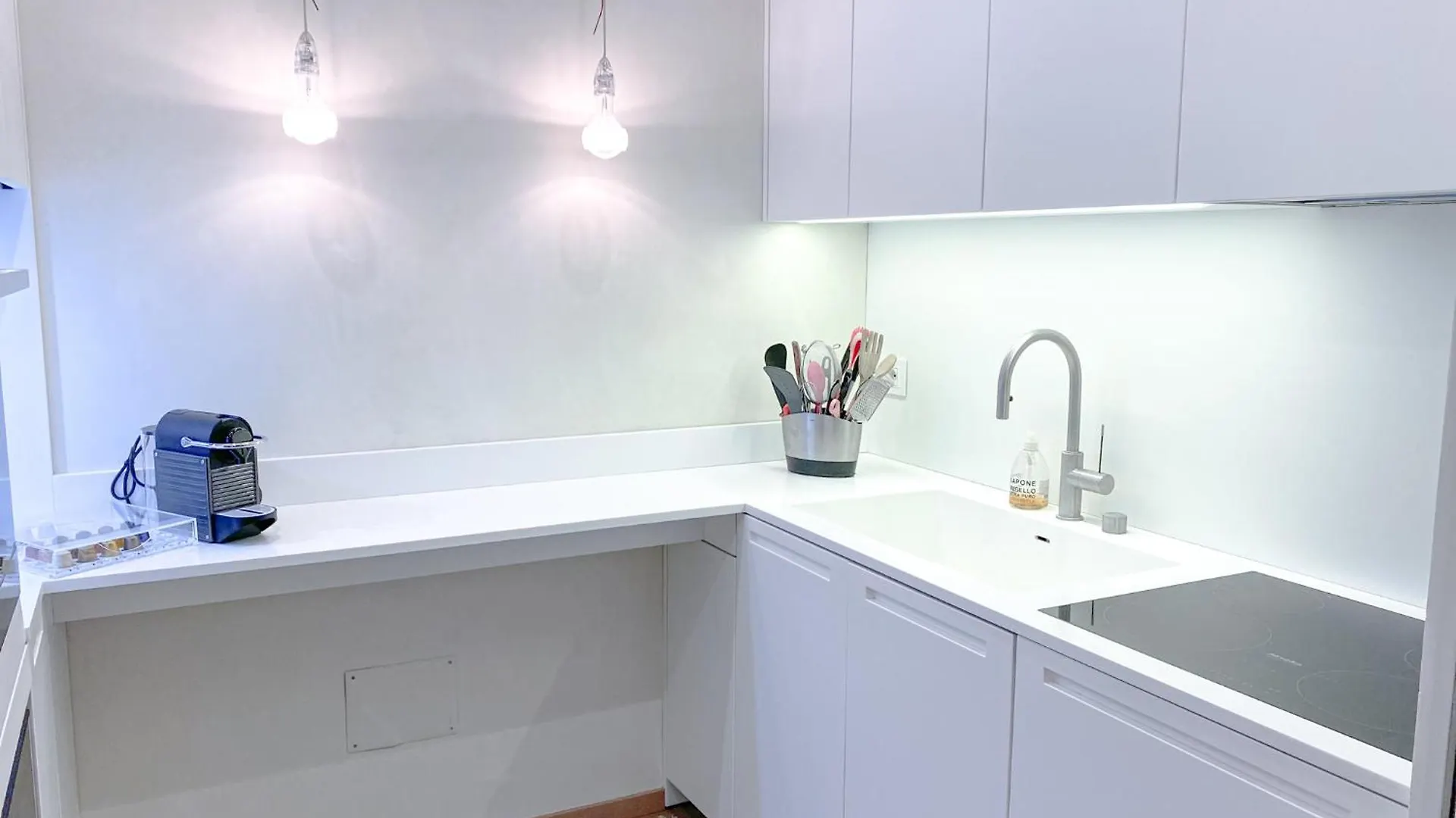 Lägenhet Foro Luxury Home - 2 Camere - 5 Min Dal Duomo Milano Italien